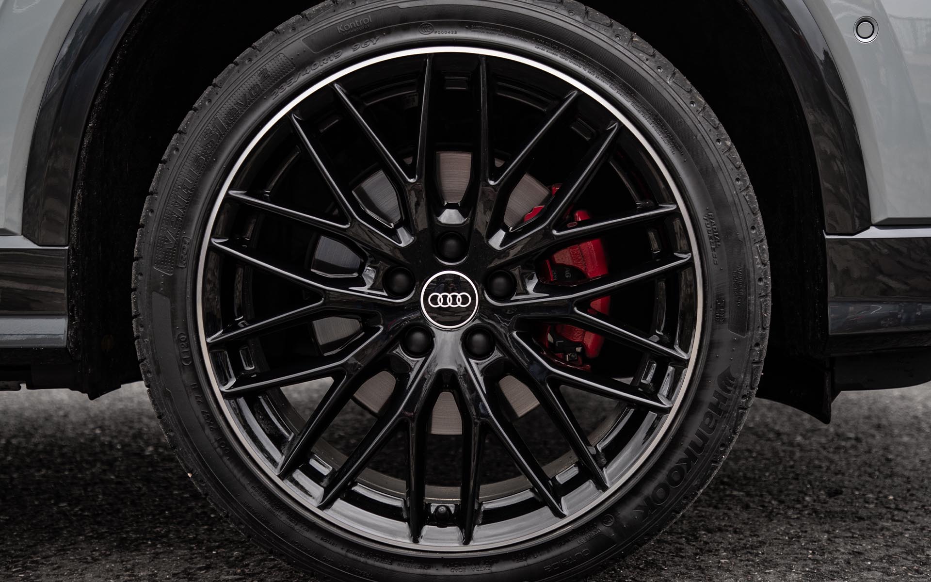https://ellada.press/wp-content/uploads/2026/03/H-Audi-αφαιρεί-το-σήμα-με-τους-4-κύκλους-–.jpg