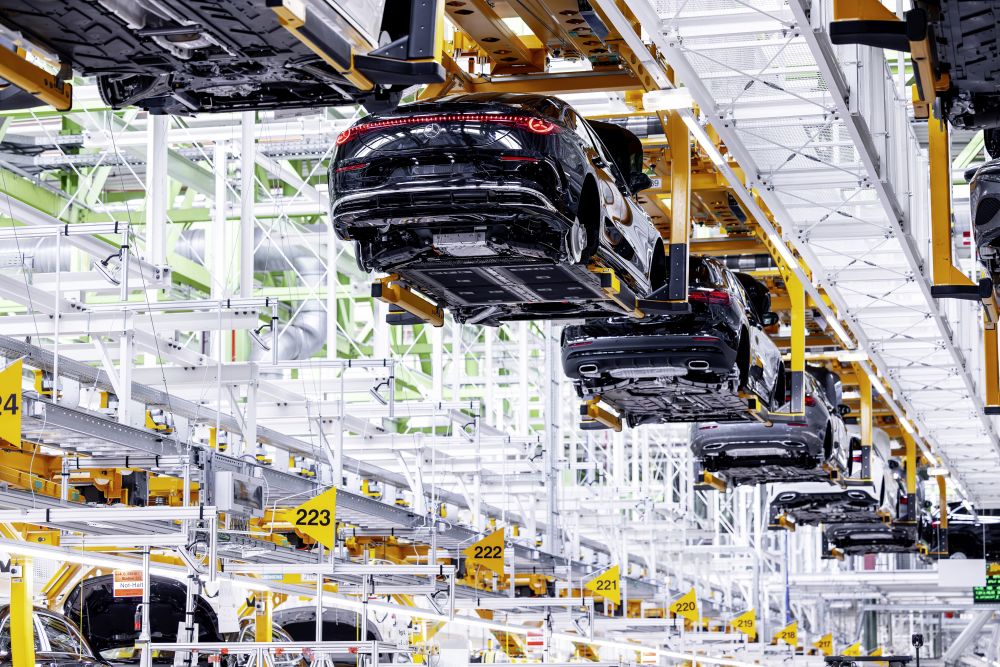 https://ellada.press/wp-content/uploads/2026/03/Η-νέα-Mercedes-Benz-έσπασε-τα-κοντέρ-–-Έκανε-σχεδόν-700.jpg