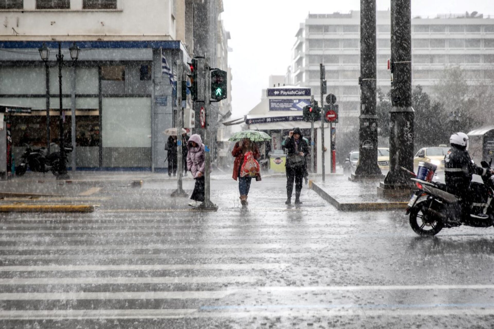 Κακοκαιρία Erminio: Έως 90 mm βροχής στην Αττική – Προειδοποιήσεις για πλημμύρες