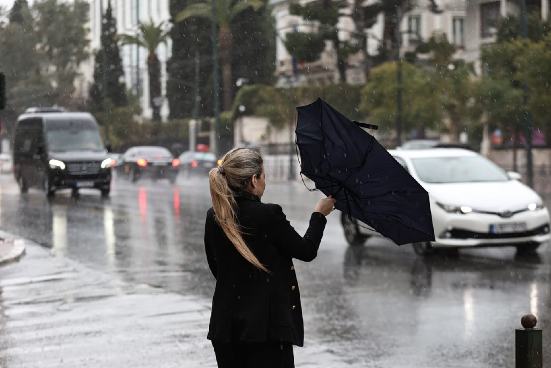 Χαλάει ξανά ο καιρός, επιμένει το κρύο: Πού θα βρέξει