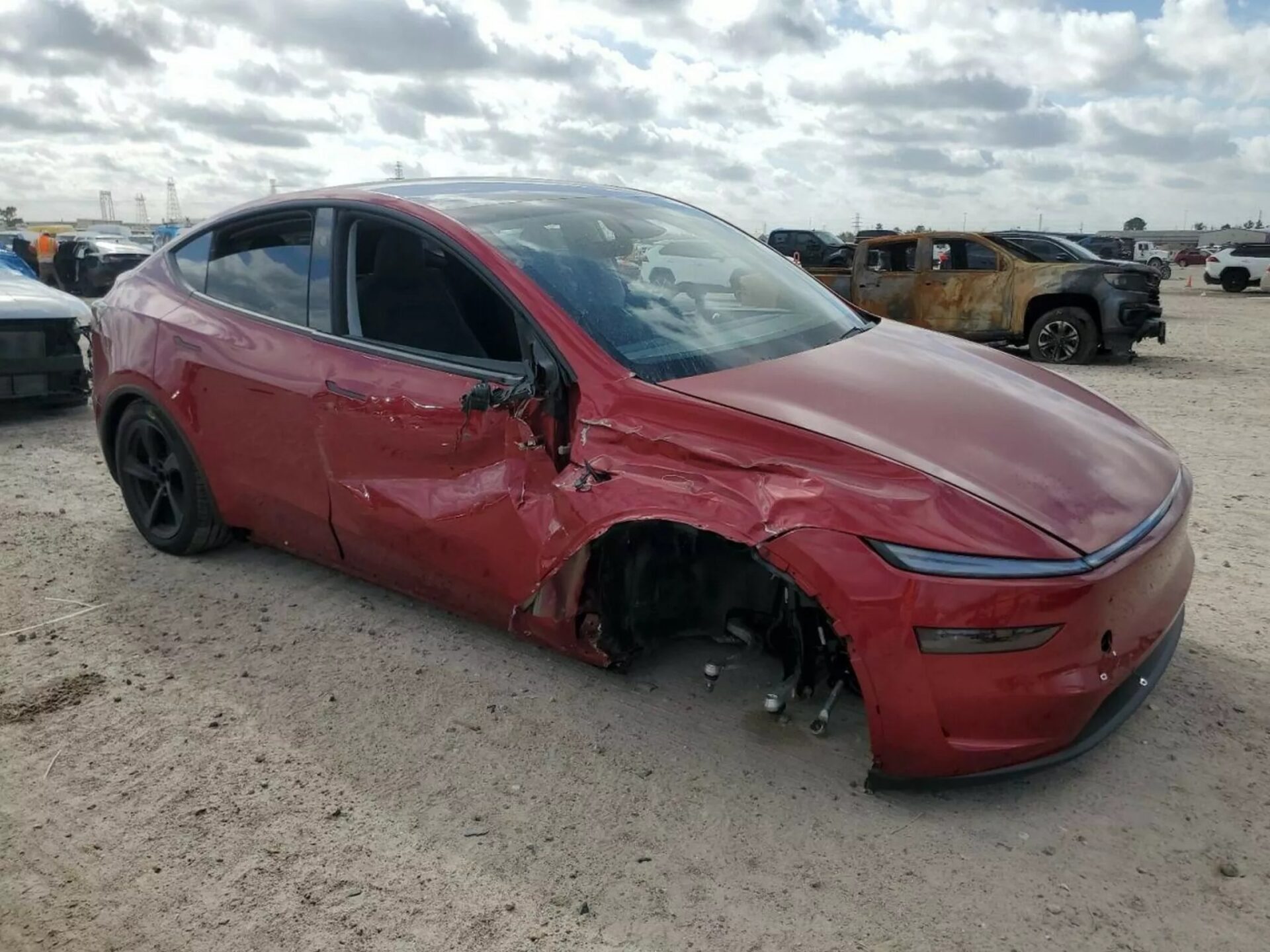 2-tesla-model-y-trakarisma-mprosta-tria-tetarta