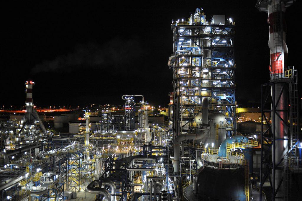 &pi;&epsilon;&tau;&rho;έ&lambda;&alpha;&iota;&omicron; &kappa;ί&nu;&eta;&sigma;&eta;&sigmaf;