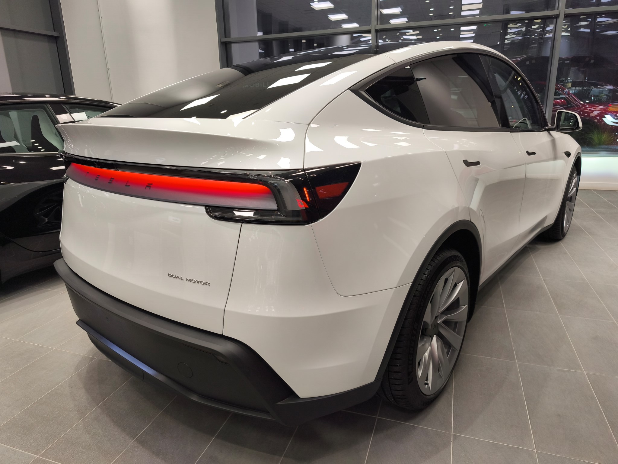 https://ellada.press/wp-content/uploads/2026/04/1775190514_485_Είδαμε-το-νέο-Tesla-Model-Y-στην-Ελλάδα-–-Οι.jpg