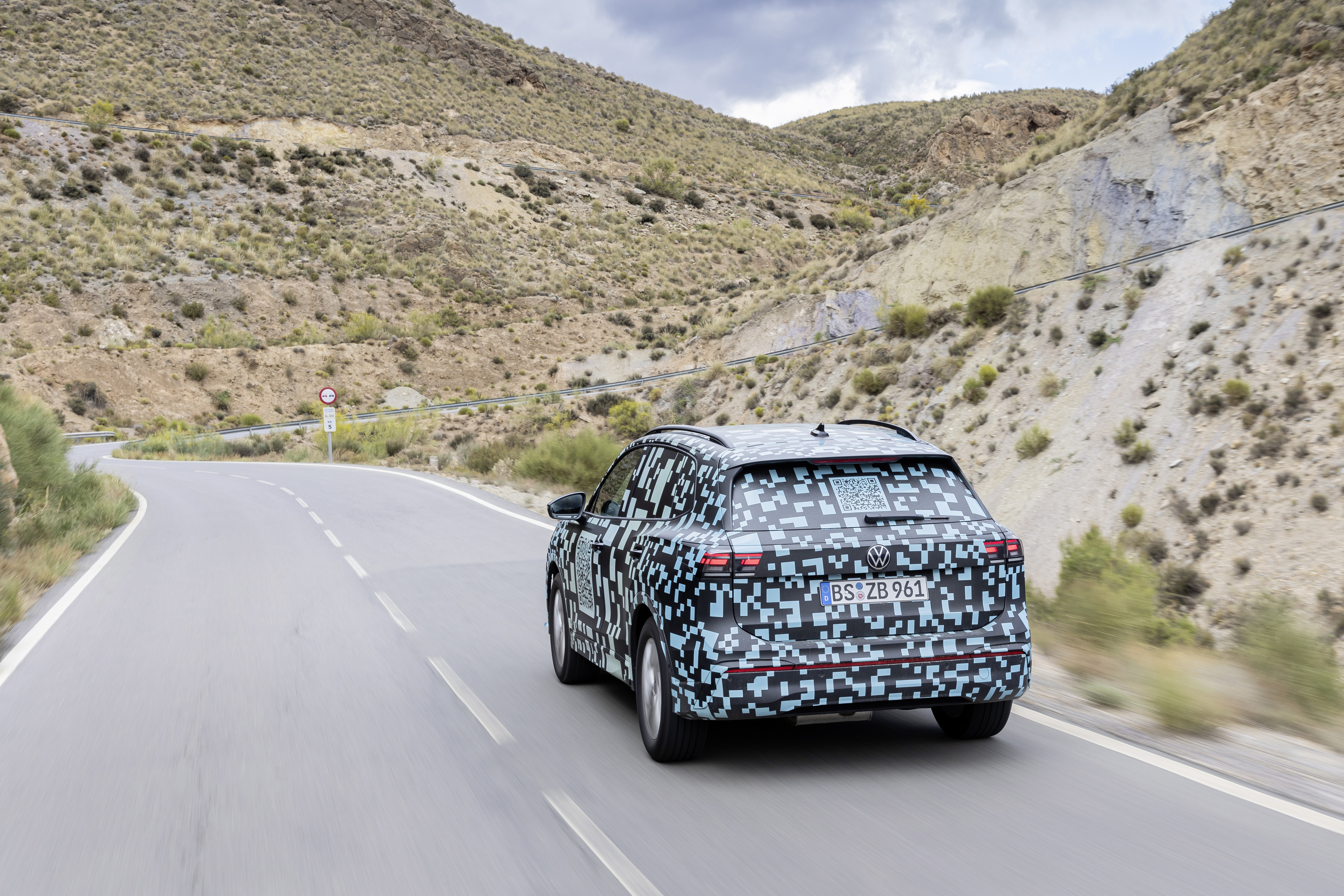 Volkswagen-Tiguan-2024-3