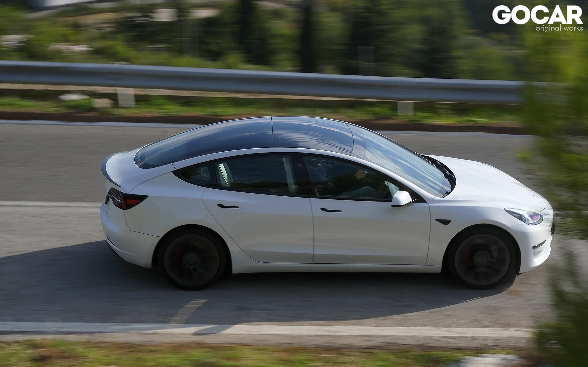 https://ellada.press/wp-content/uploads/2026/04/1777272527_113_Tesla-Model-3-Έρχεται-νέα-έκδοση-–-φλερτάρει-με-τα.jpg