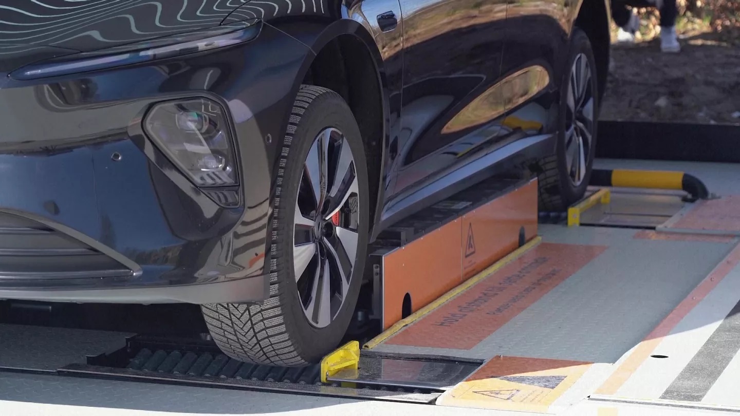 nio-battery-swap-antikatastasi-mpataria-battery-ilektriko