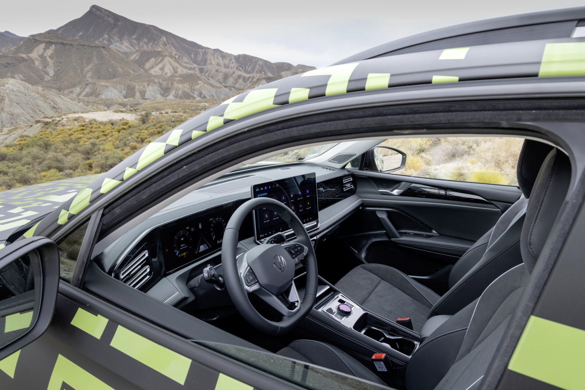 Volkswagen-Tiguan-2024-2