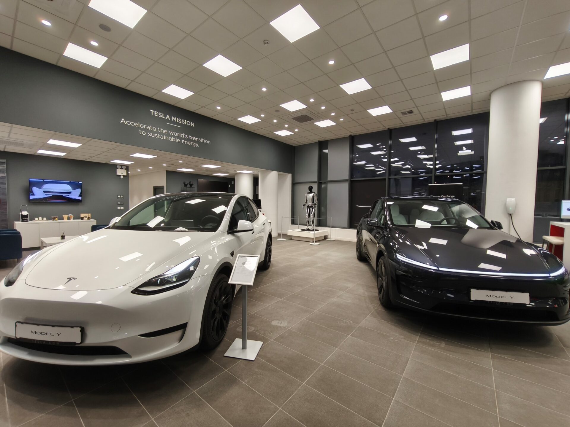 https://ellada.press/wp-content/uploads/2026/04/Είδαμε-το-νέο-Tesla-Model-Y-στην-Ελλάδα-–-Οι.jpg