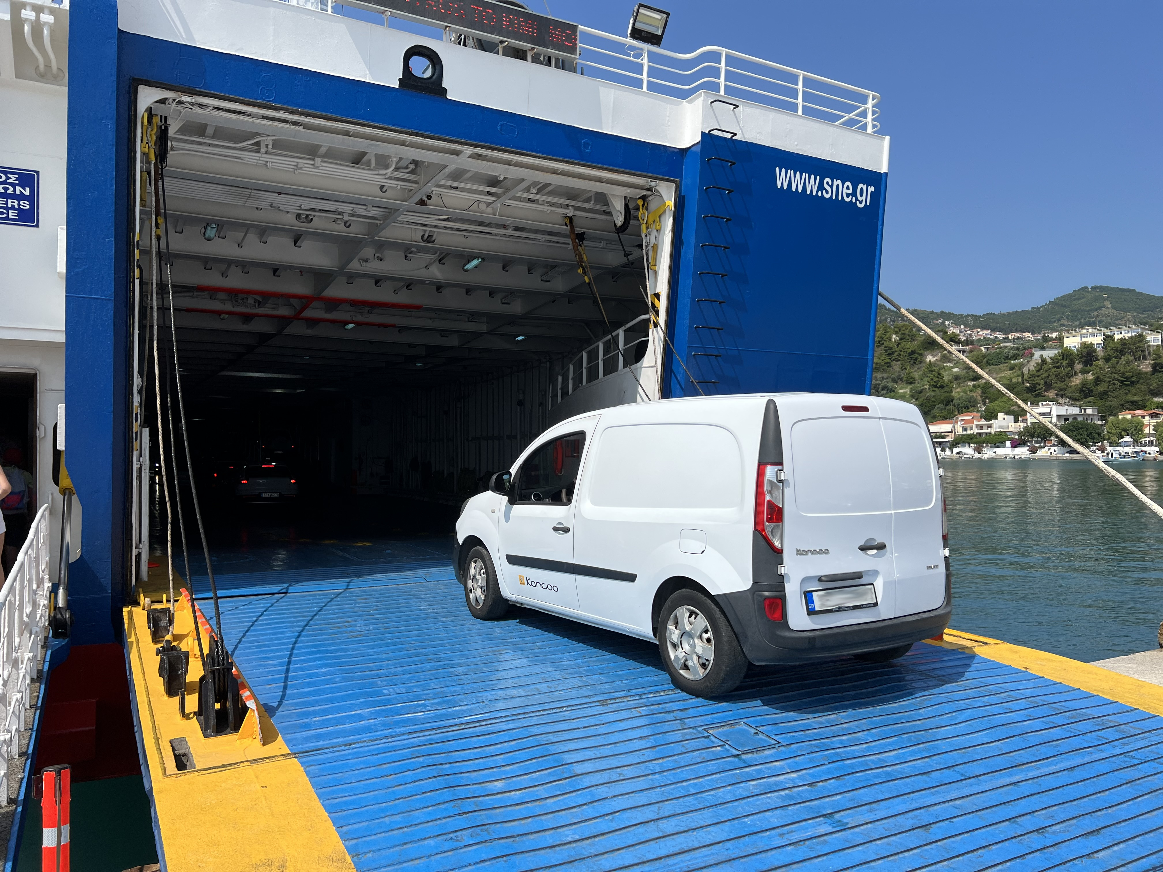 https://ellada.press/wp-content/uploads/2026/04/Ηλεκτρικά-αυτοκίνητα-και-πλοία-Τι-πρέπει-να-ξέρεις-πριν-τις.JPG