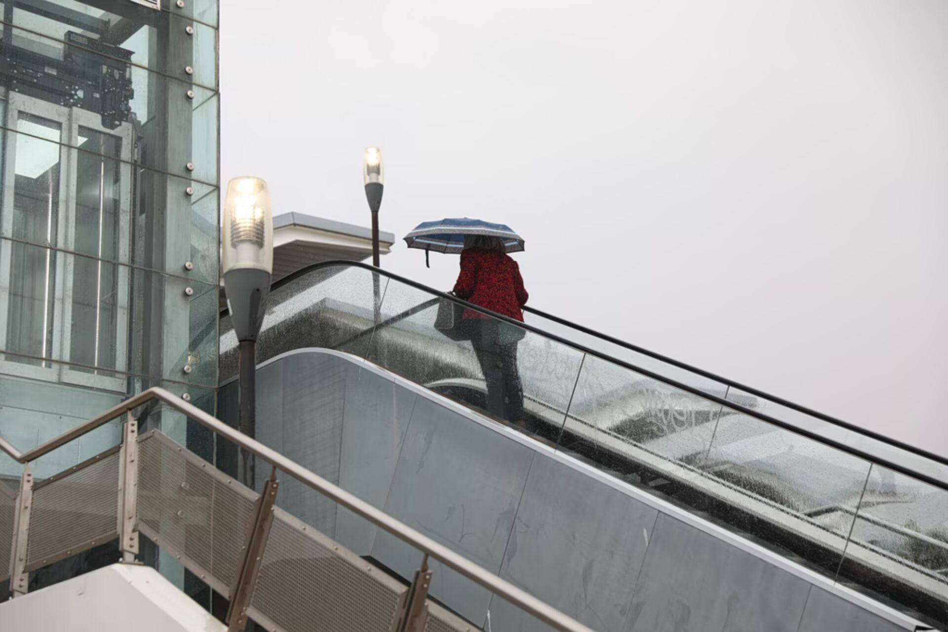 Καιρός: «Φθινοπωρινή παρένθεση» με βροχές, καταιγίδες, πτώση θερμοκρασίας – Πού θα είναι έντονα τα φαινόμενα