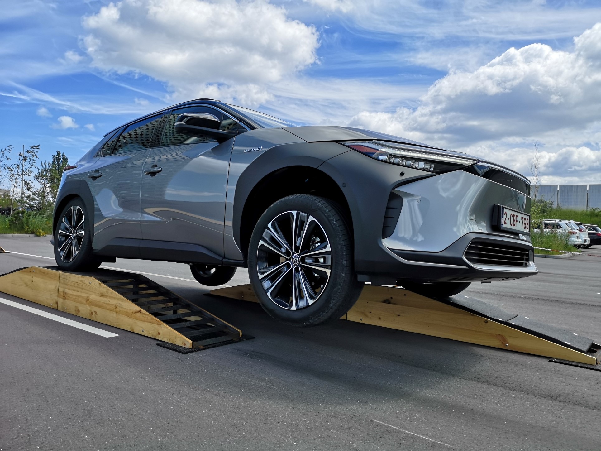 https://ellada.press/wp-content/uploads/2026/04/Ποιο-SUV-της-Toyota-είναι-φθηνότερο-6000-ευρώ-στην-Ελλάδα.jpg