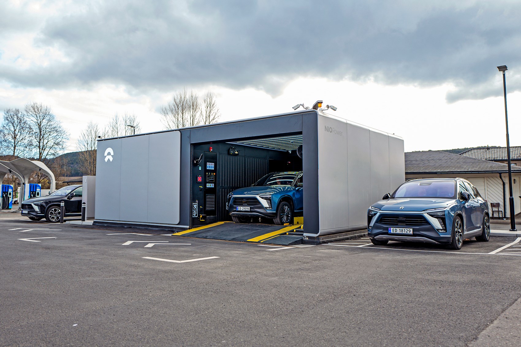 nio-battery-swap-station-antikatastasi-mpataria