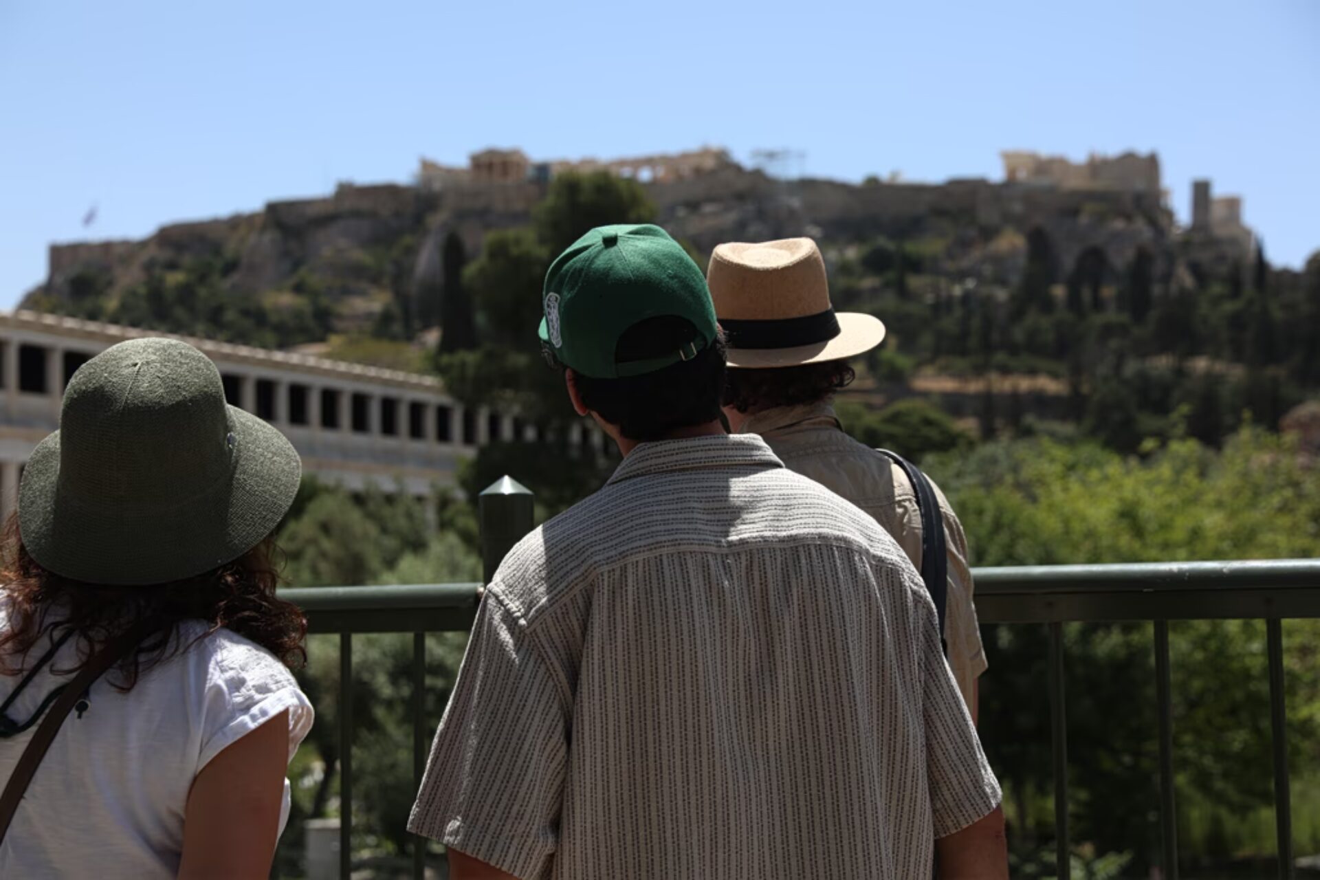 Καιρός: «Άγγιξε» τους 34 βαθμούς ο υδράργυρος -Πού έσπασε το «φράγμα» των 30 σε Αττική και Περιφέρεια