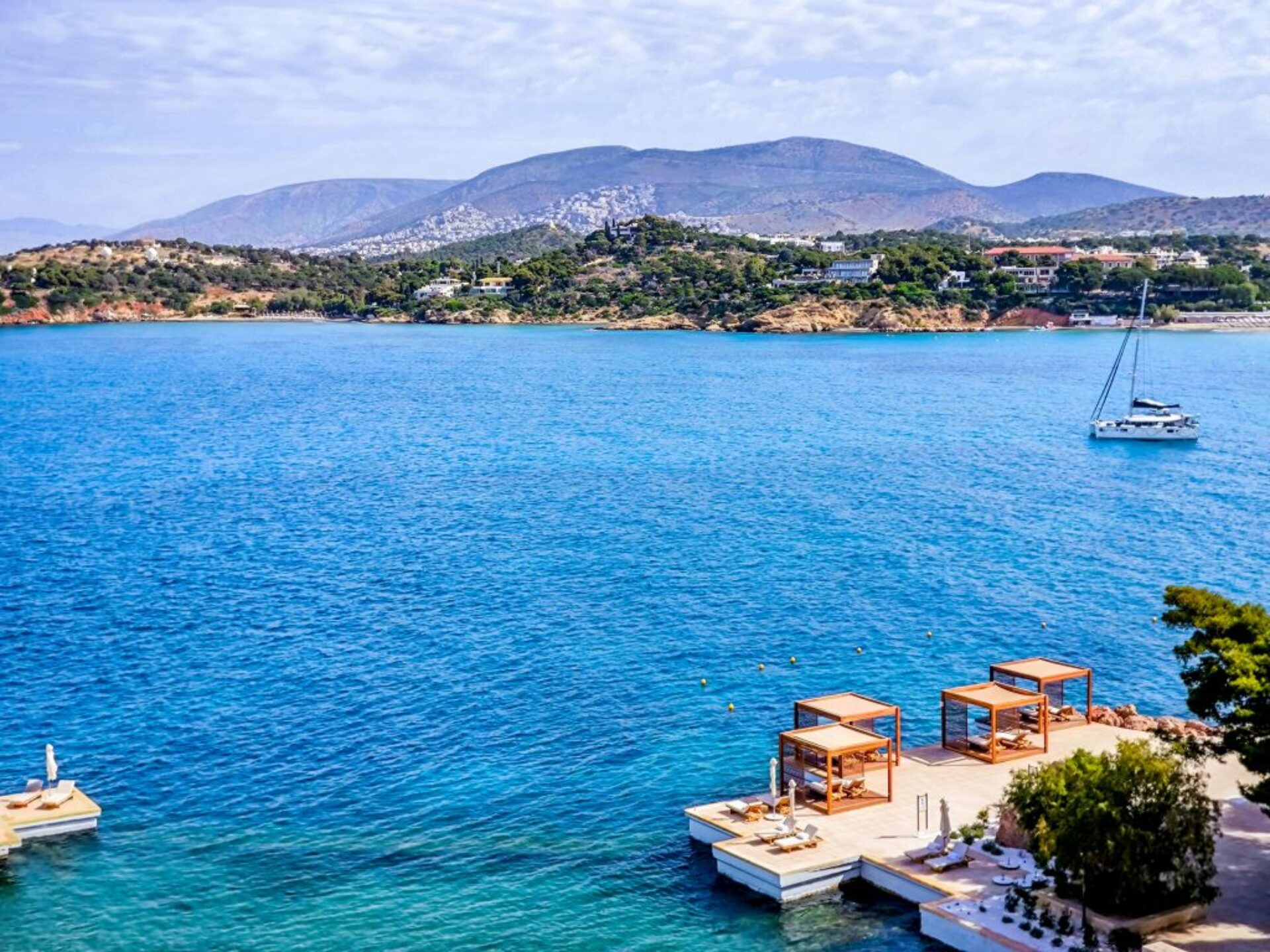 Καιρός: Καλοκαιρινό, αλλά με βροχές το τριήμερο του Αγίου Πνεύματος – Ερχεται ο καύσωνας