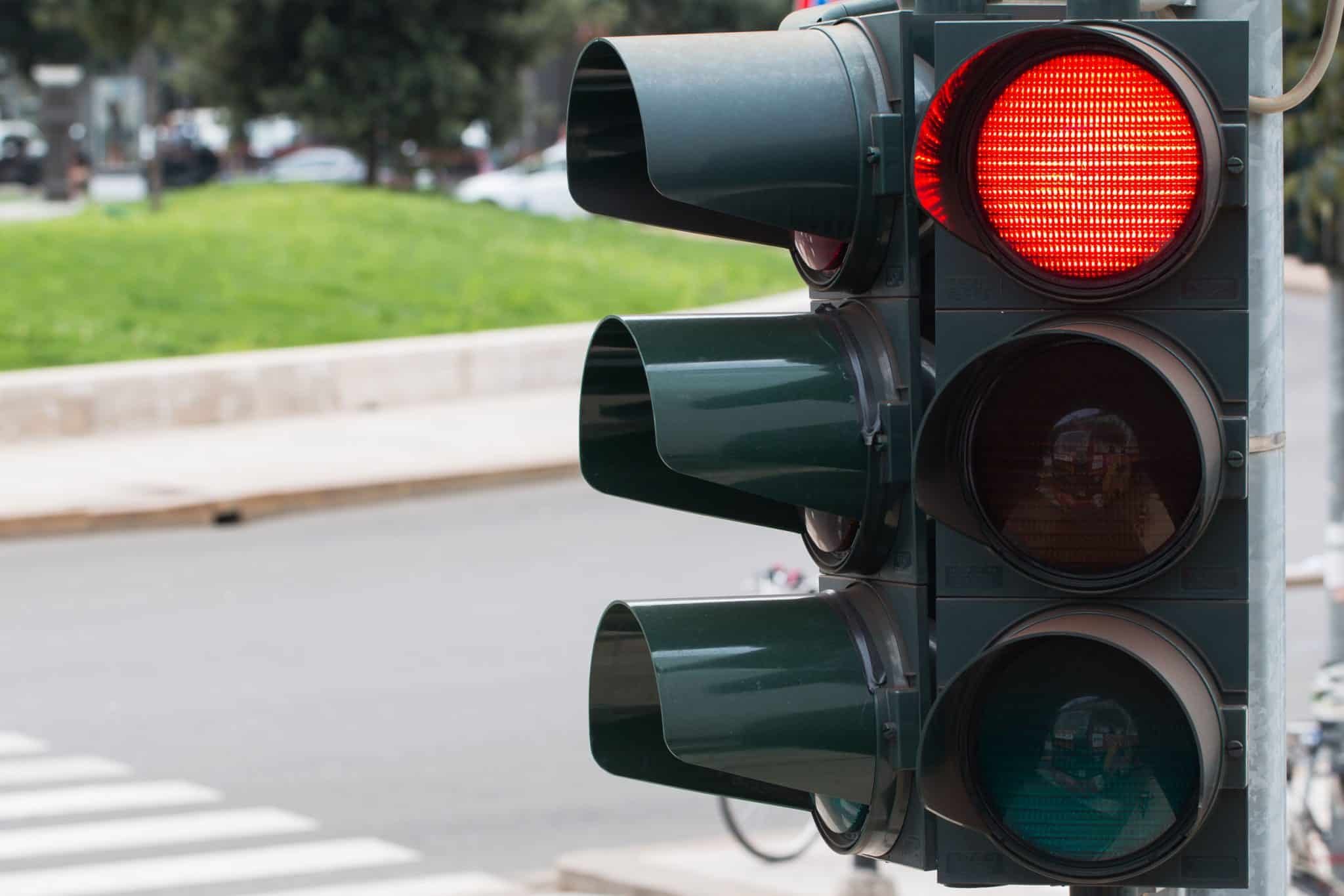 running-a-red-light-kokkino-fanari