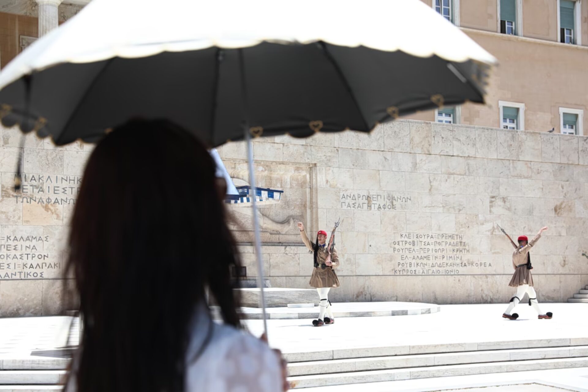 Καιρός: Καταιγίδες πριν τα 40αρια – Πότε «επιστρέφει» το καλοκαίρι