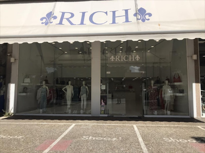 rich-vrilissia-magazi