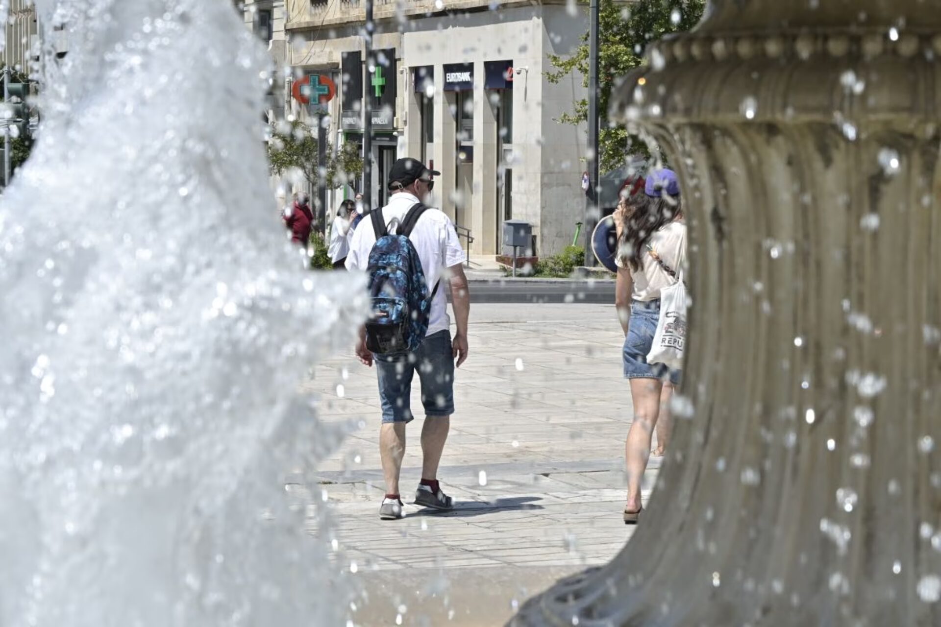 Καύσωνας: Προ των πυλών τα πρώτα 40άρια και μετά βουτιά της θερμοκρασίας – Συναγερμός για φωτιές