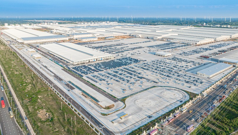 1-byd-ergostasio-factory-Zhengzhou-kina