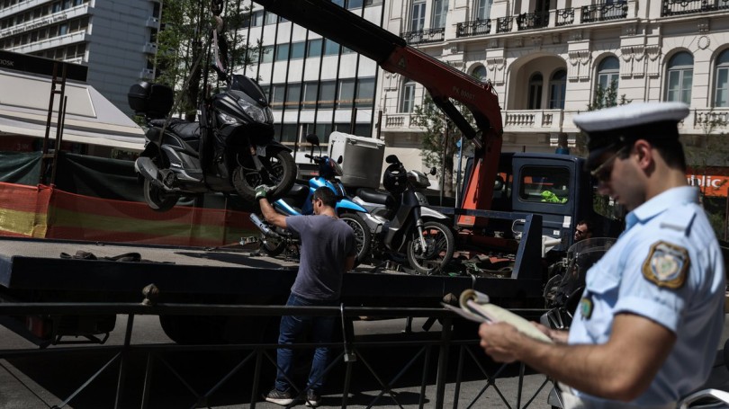 https://ellada.press/wp-content/uploads/2026/08/Ντου-της-Αστυνομίας-στο-Ηράκλειο-Έφερε-γερανούς-και-συνέλαβε.jpg
