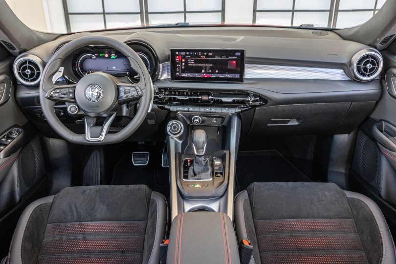 https://ellada.press/wp-content/uploads/2026/09/1788762306_154_Νέα-τιμή-για-την-Alfa-Romeo-Tonale-στην-Ελλάδα.jpeg