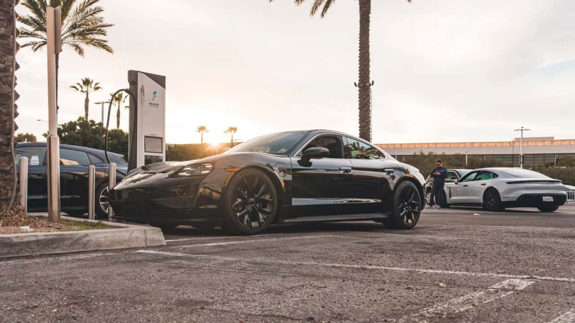 california-fortistes-chargers-porsche-01