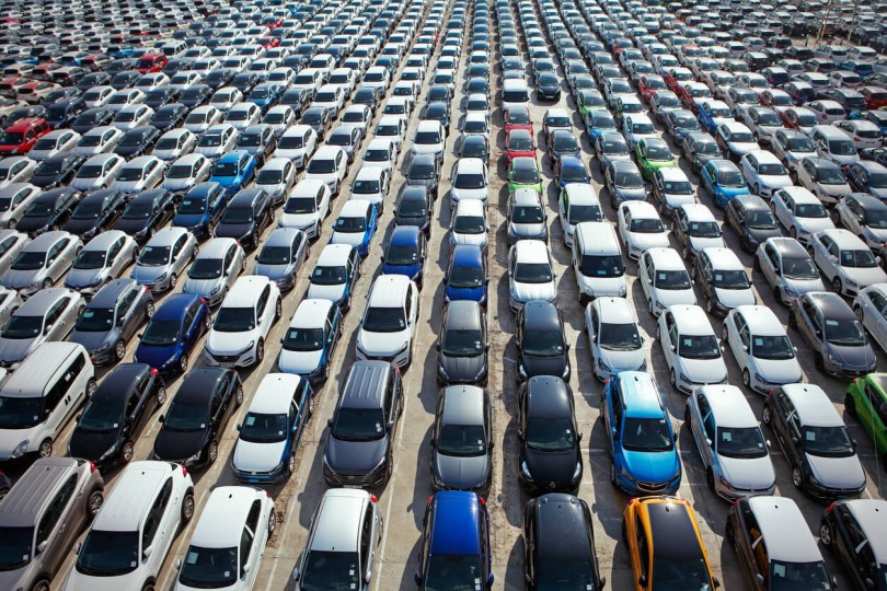 polla-aftokinita-parking-lot