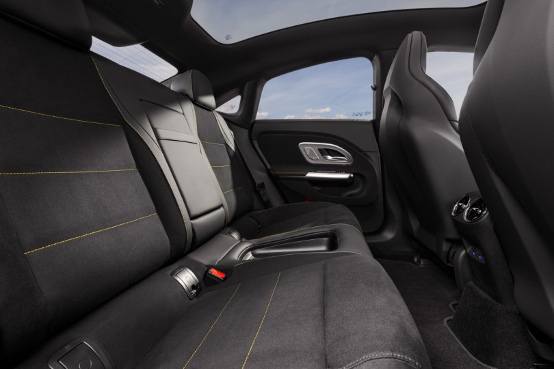 9-Mercedes-AMG-CLA-45-4MATIC+