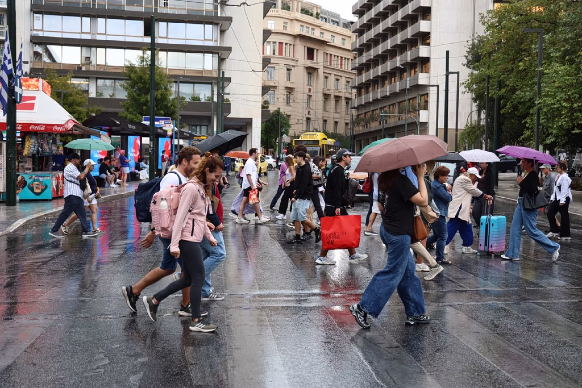 Καιρός: Βροχές και καταιγίδες σήμερα – Τι ώρα θα βρέξει στην Αττική