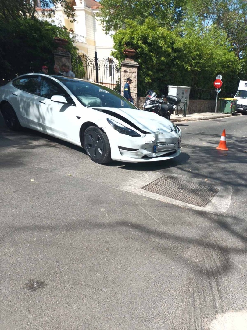 tesla-model-3 atixima-trakarisma-kifisia