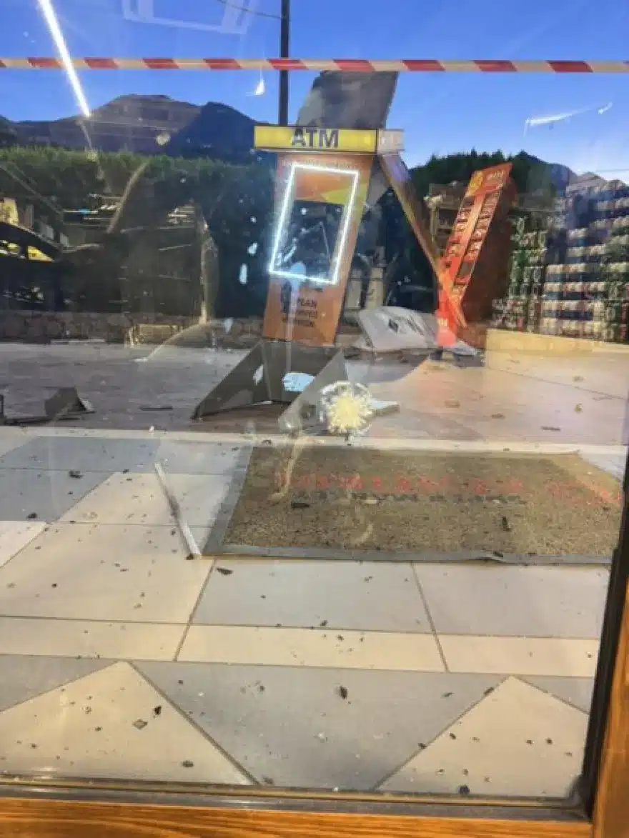 Ανατίναξαν ATM και άρπαξαν πάνω από 200.000 ευρώ 5 atm 5