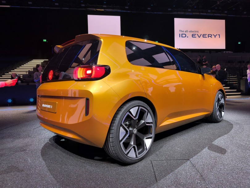 https://ellada.press/wp-content/uploads/2026/10/1792889706_878_Τι-είδαμε-στο-νέο-Volkswagen-των-20000-ευρώ-–-Τα.jpg