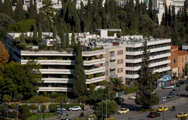 Nέα έρευνα για τα ακίνητα: Η Αθήνα πλησιάζει τις τιμές πώλησης του Μονάχου – Πόσοι μισθοί χρειάζονται για ένα διαμέρισμα 70 τ.μ.